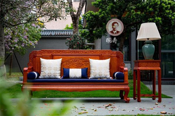 国寿红木：三款不同的缅甸花梨沙发款式，演绎东方家居美学！